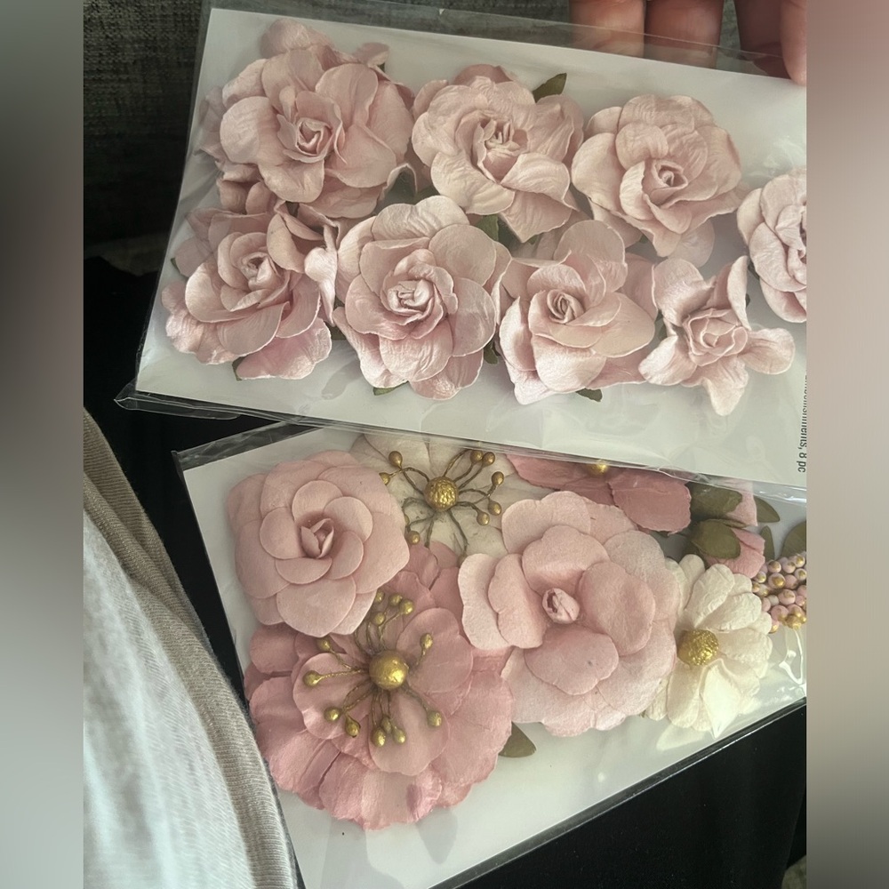 Handcrafted Floral Chain Art - Picture 3 of 3